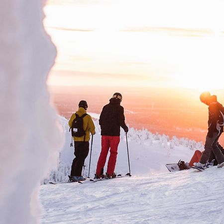 Classic Log Cabin Ski-In Ski-Out Levi Bagian luar foto