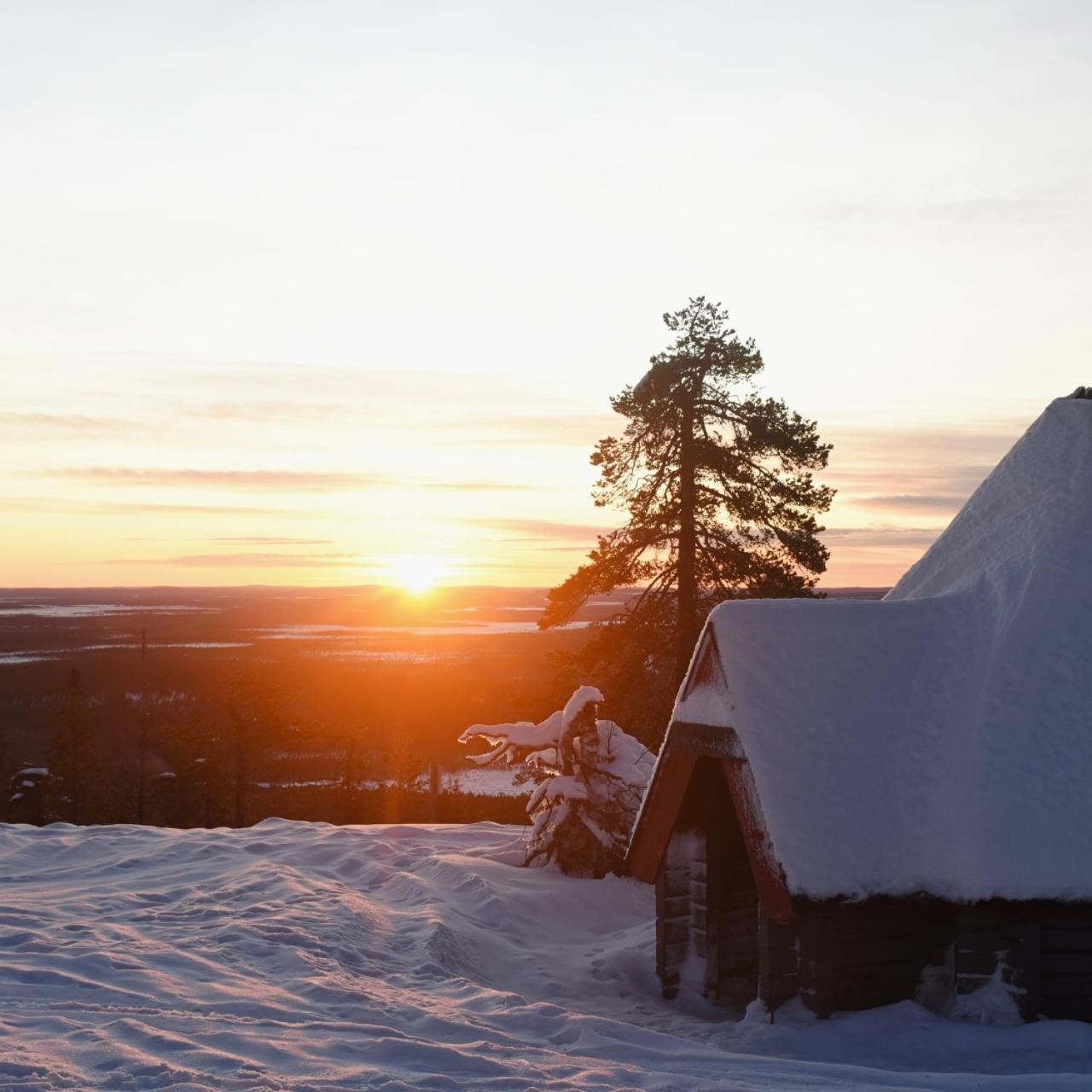 Classic Log Cabin Ski-In Ski-Out Levi Bagian luar foto