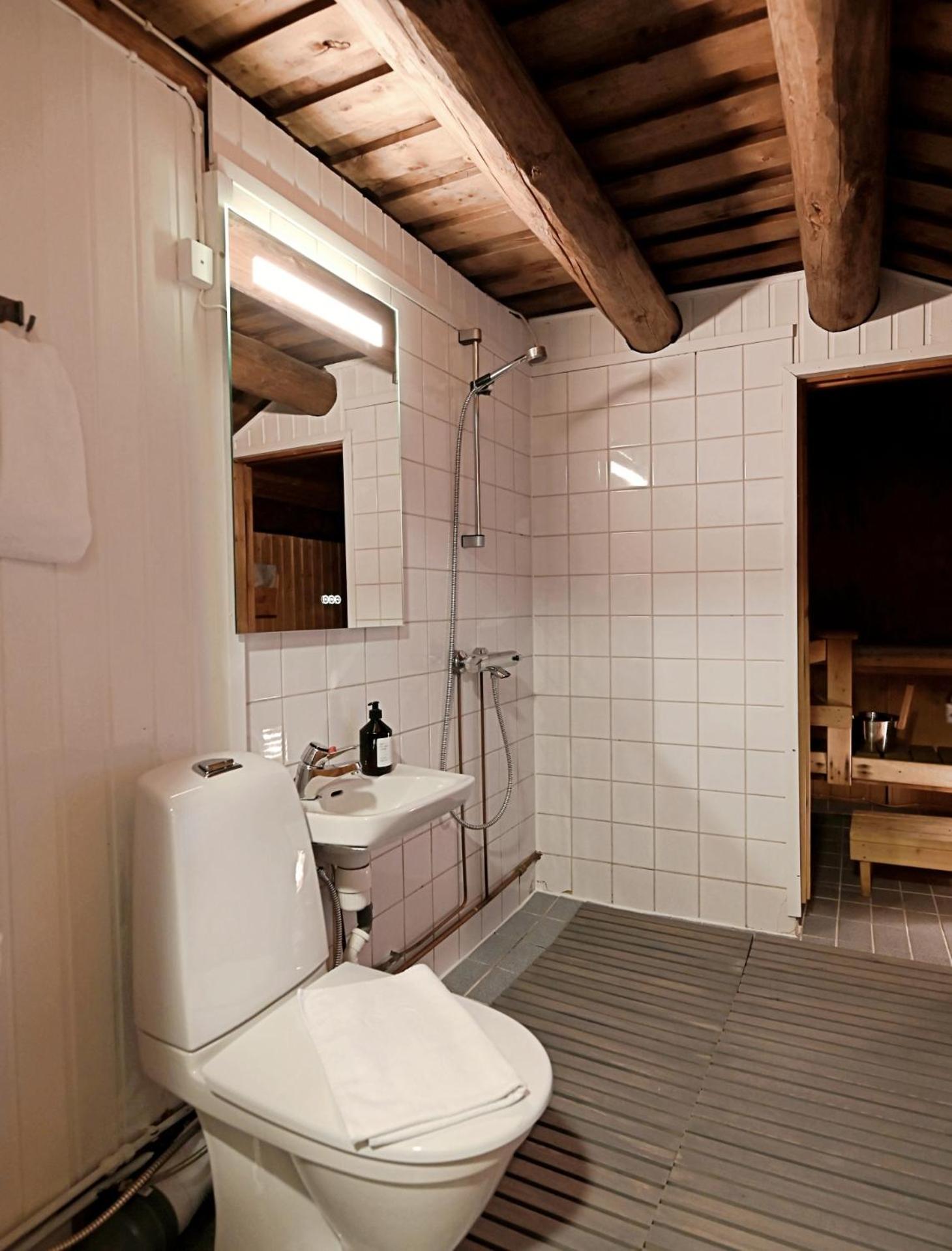 Classic Log Cabin Ski-In Ski-Out Levi Bagian luar foto