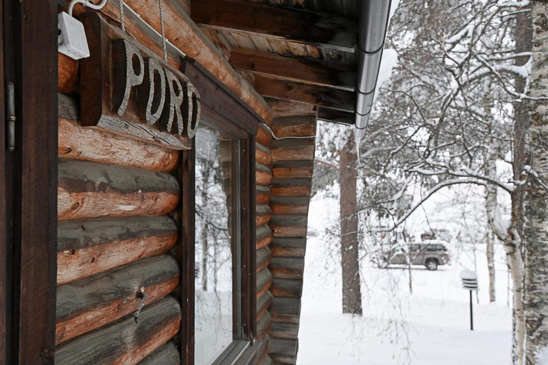 Classic Log Cabin Ski-In Ski-Out Levi Bagian luar foto